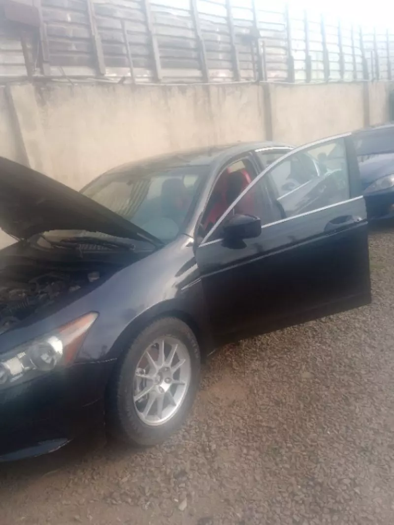 Honda Accord   - 2010