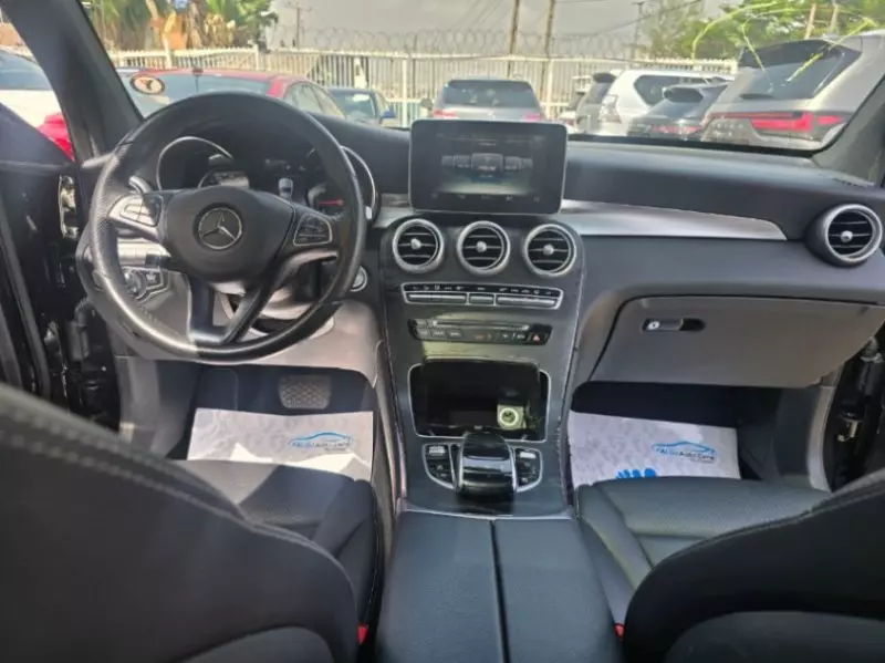 Mercedes-Benz GLC 300 - 2018