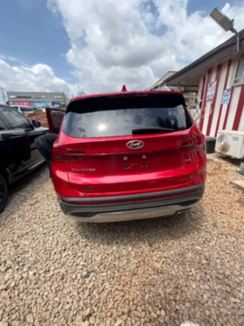 Hyundai Santa Fe   - 2023
