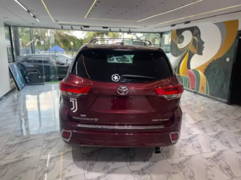 TOYOTA Highlander - 2015