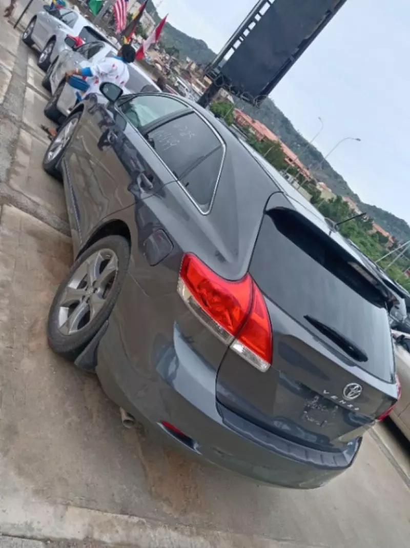 TOYOTA Venza   - 2010