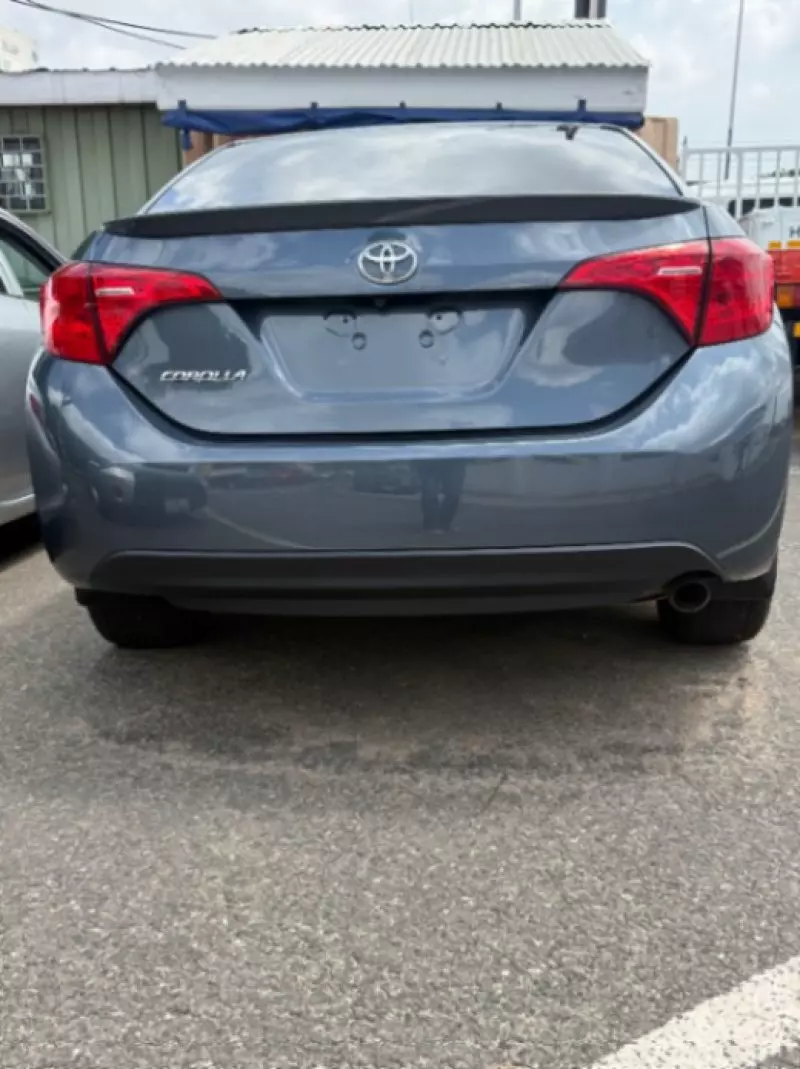 Toyota Corolla   - 2013