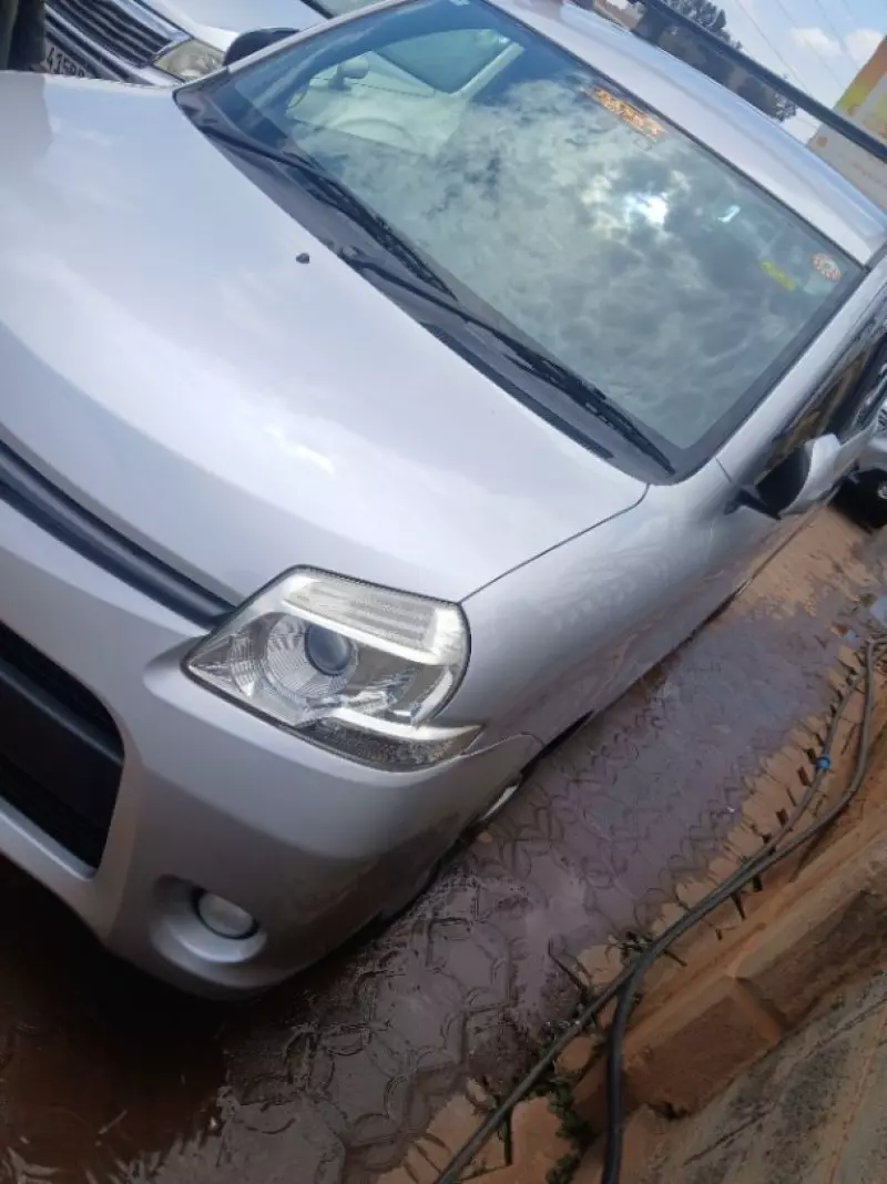 TOYOTA Rumion   - 2012
