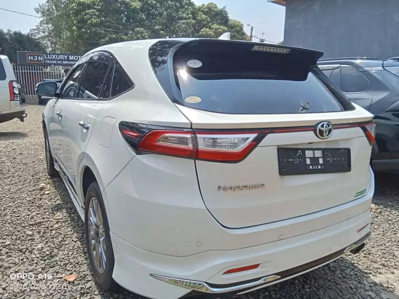 TOYOTA Harrier   - 2018