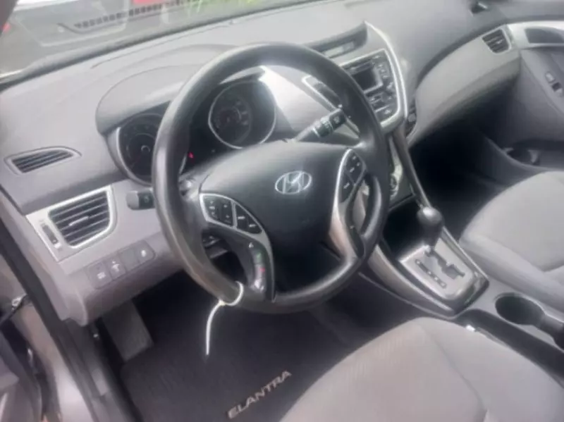 Hyundai Elantra   - 2014