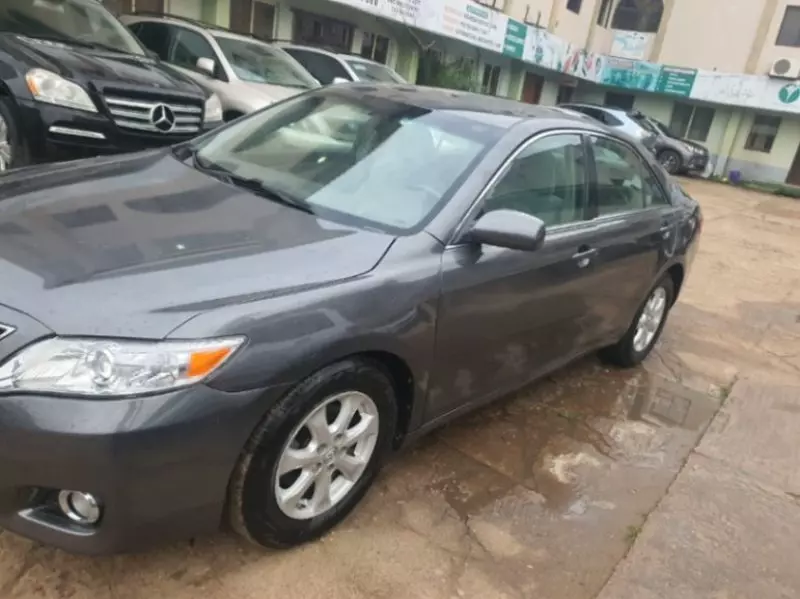 Toyota camry   - 2011