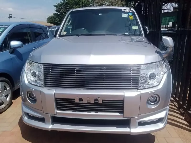 Mitsubishi Pajero   - 2012
