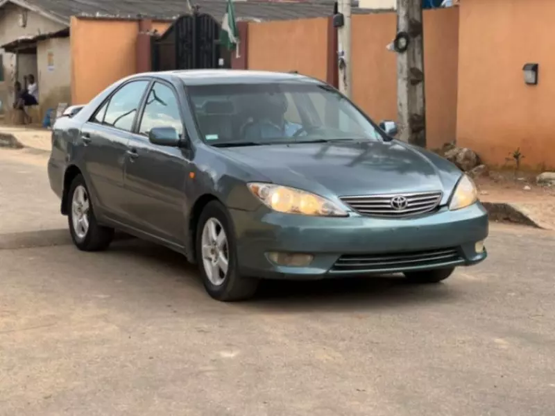 Toyota Camry   - 2002