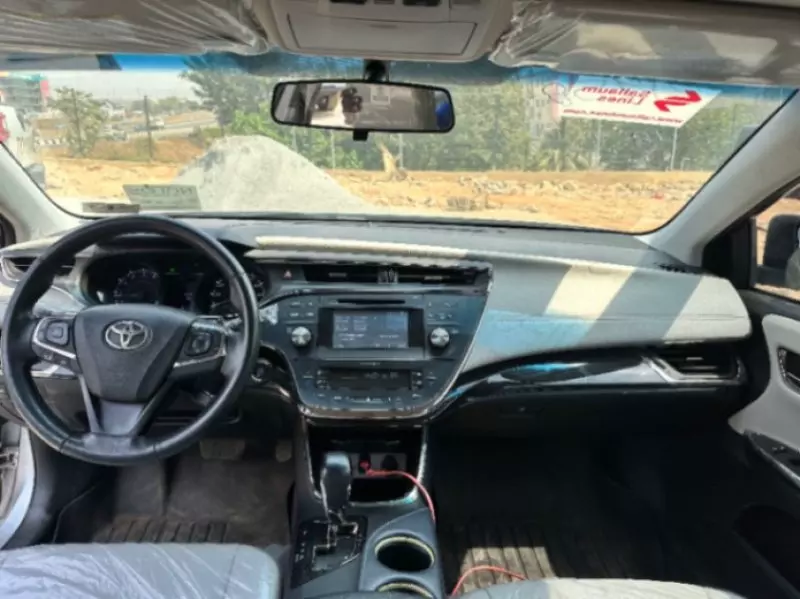 Toyota Avalon   - 2014