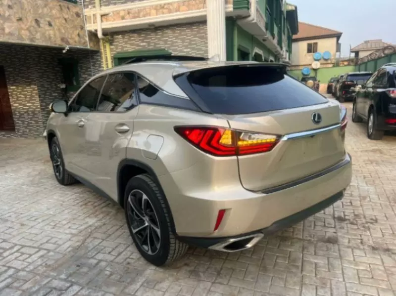 Lexus RX   - 2017