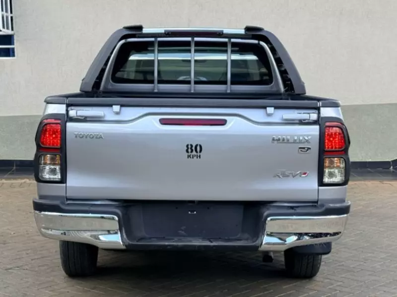 TOYOTA Hilux   - 2018