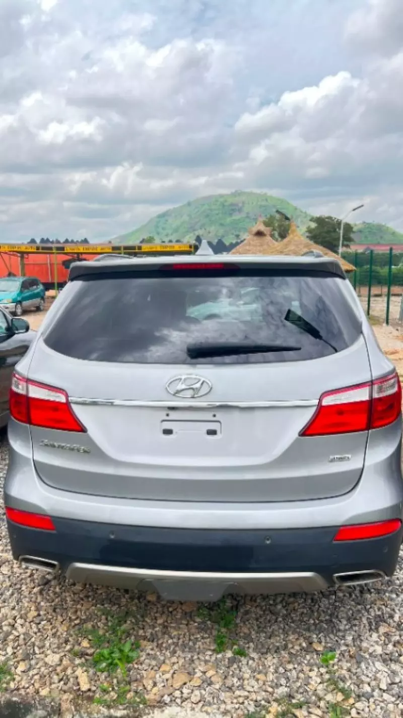 Hyundai Santa Fe   - 2016