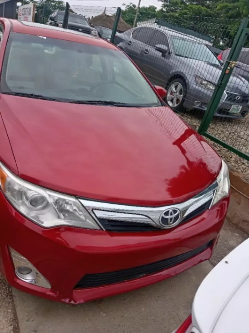 Toyota Camry - 2012