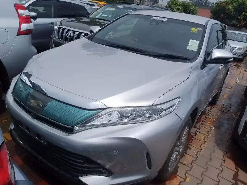 Toyota Harrier   - 2016