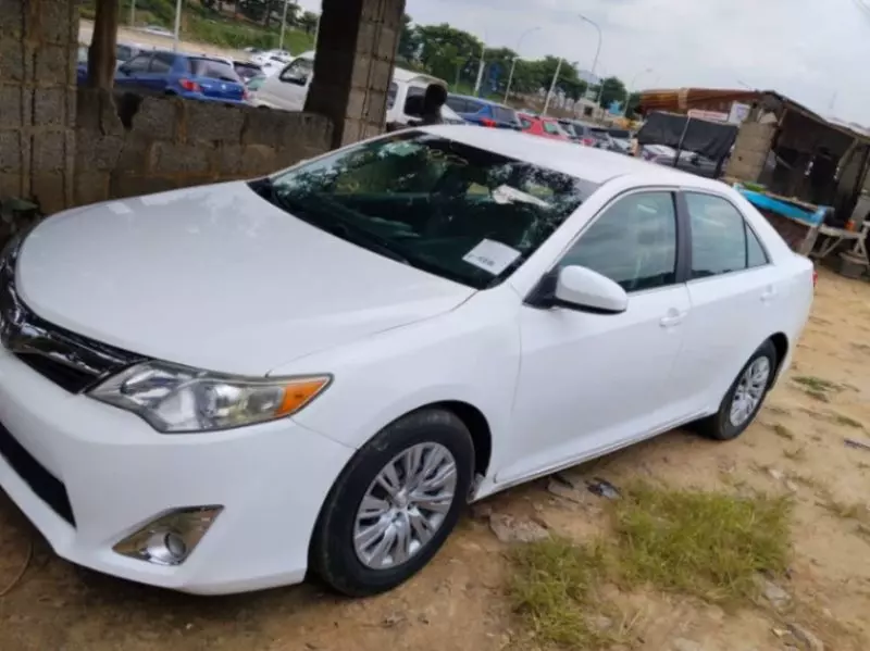 TOYOTA Camry   - 2012