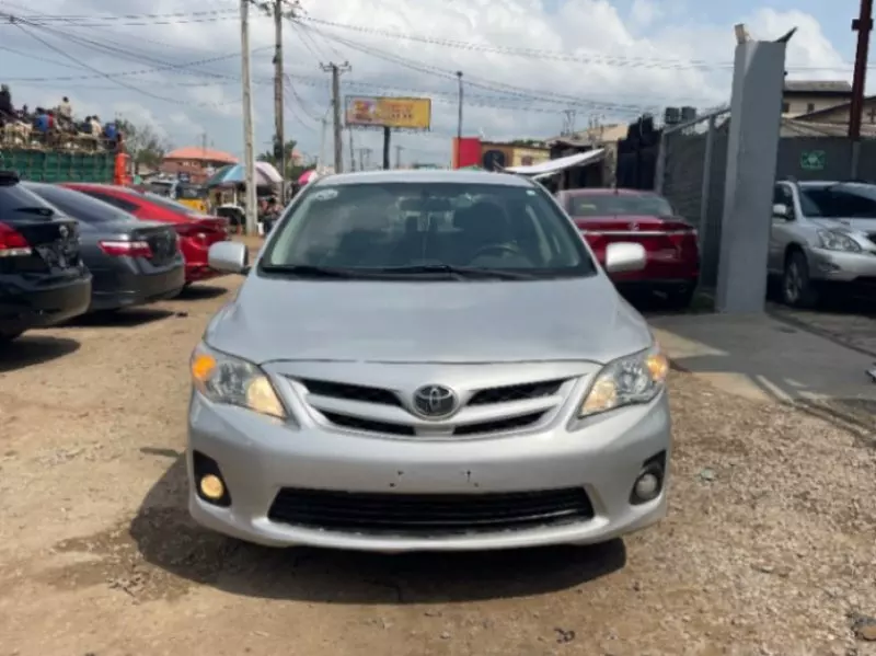 Toyota Corolla   - 2012