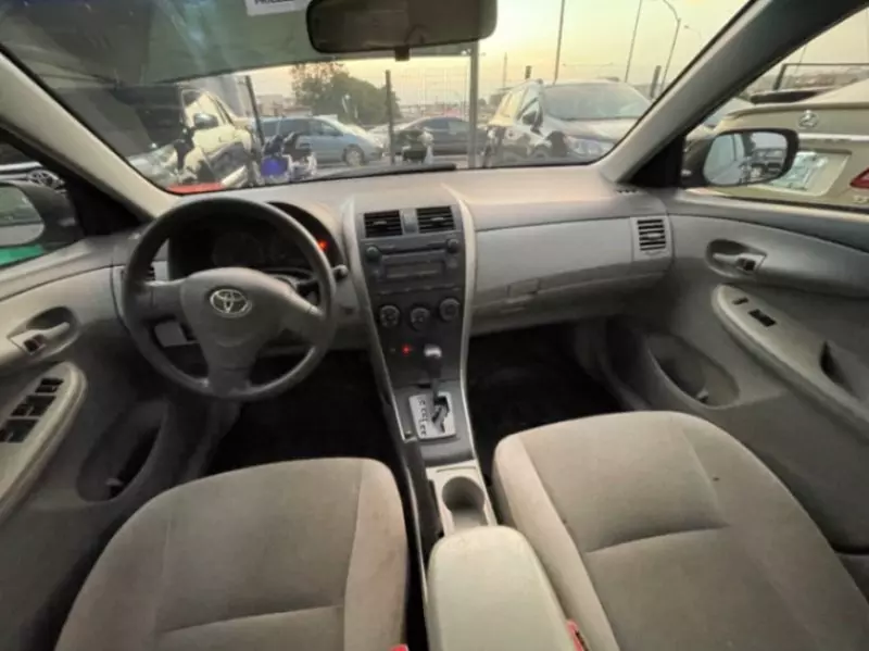 Toyota Corolla   - 2009