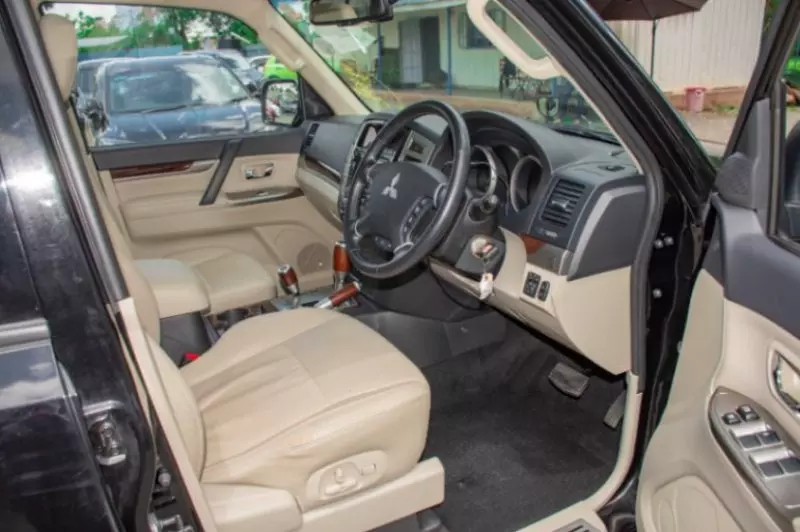 Mitsubishi Pajero   - 2019