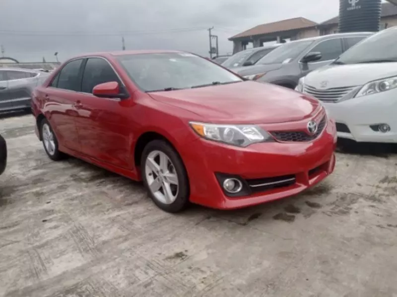 TOYOTA Camry - 2012