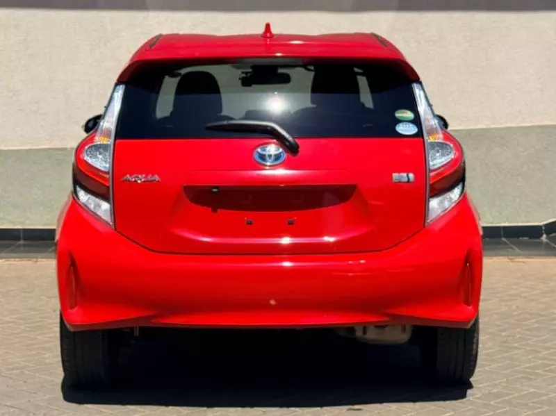 Toyota Aqua   - 2018