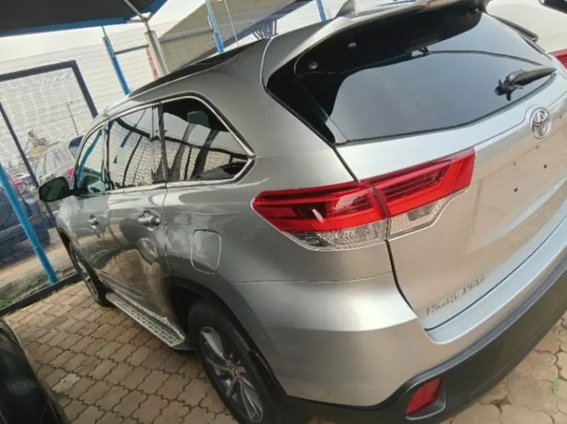 Toyota Highlander   - 2018