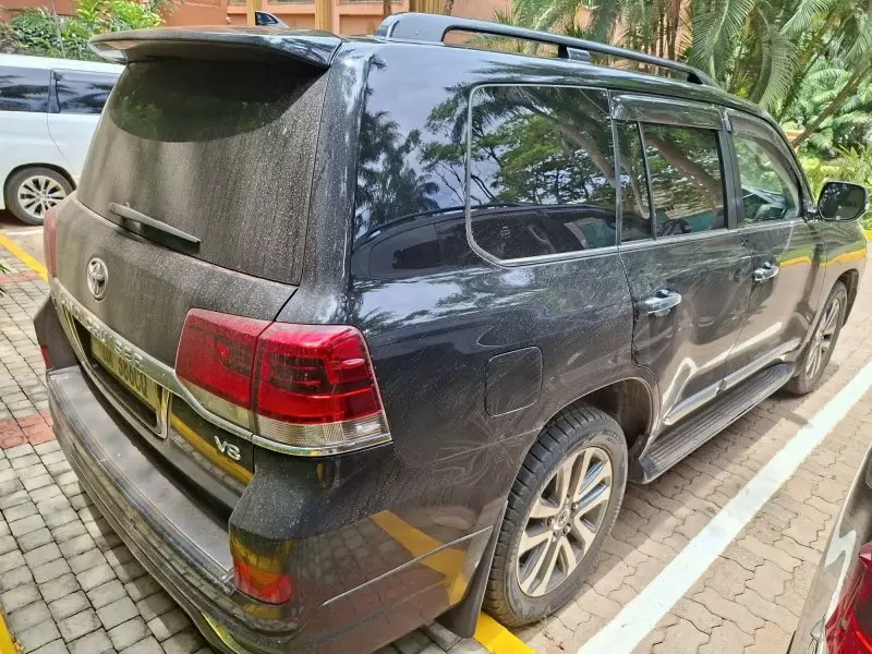Toyota Landcruiser  V8   - 2016