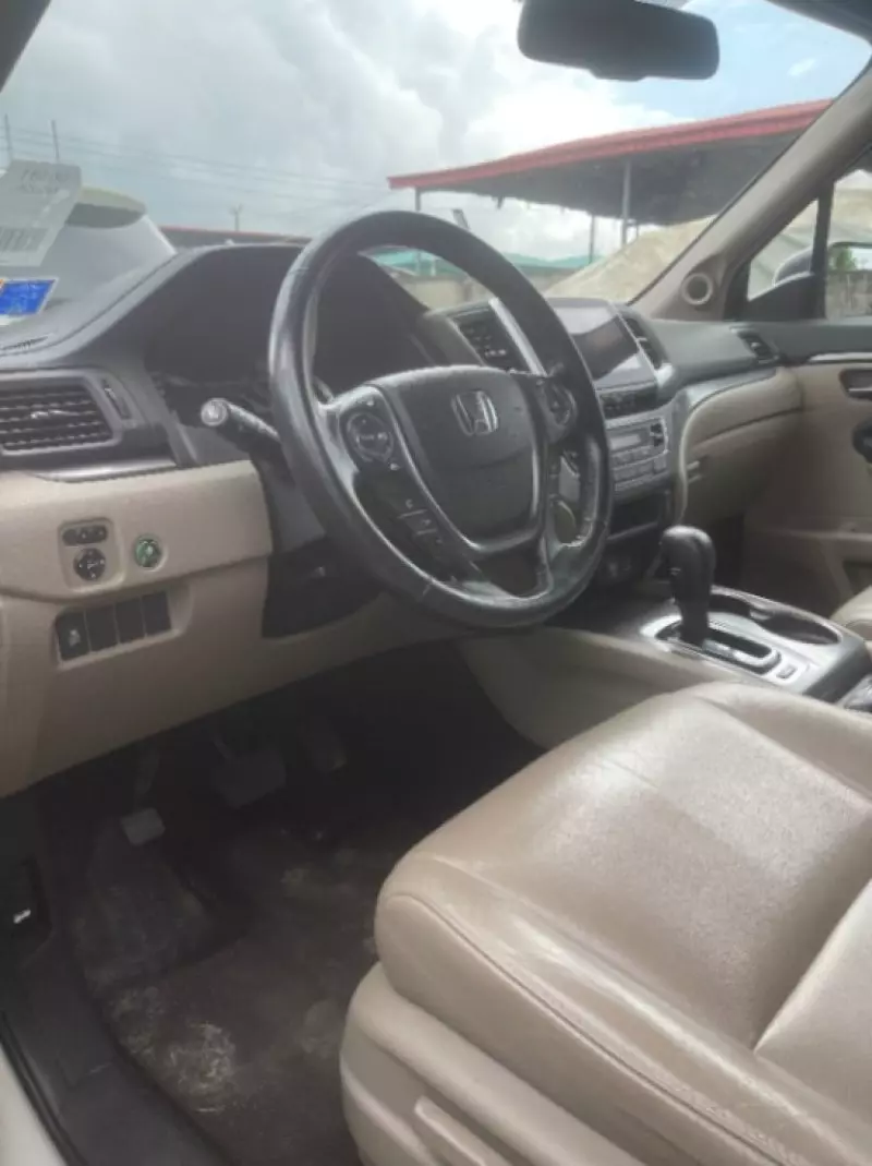 Honda Pilot   - 2016