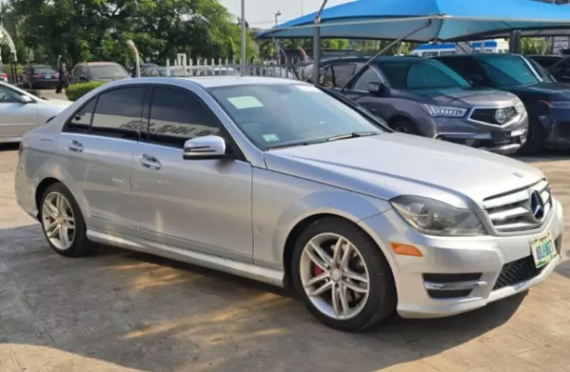 Mercedes-Benz C 300   - 2013