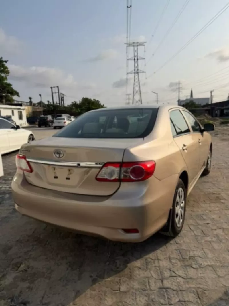 Toyota Corolla   - 2011