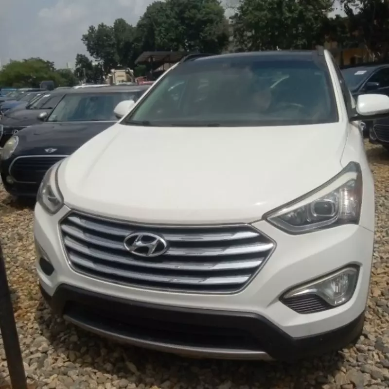 Hyundai Santa Fe   - 2015