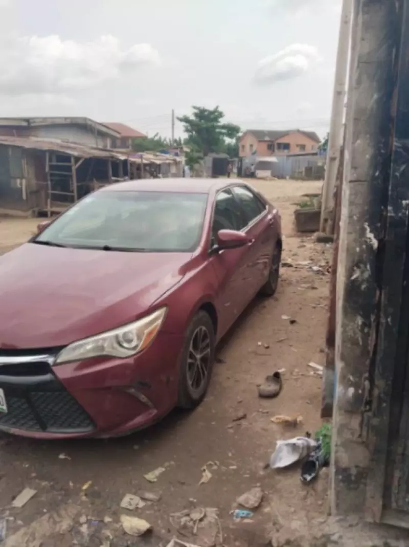 Toyota Camry   - 2016