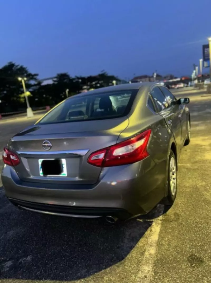 Nissan Altima   - 2017