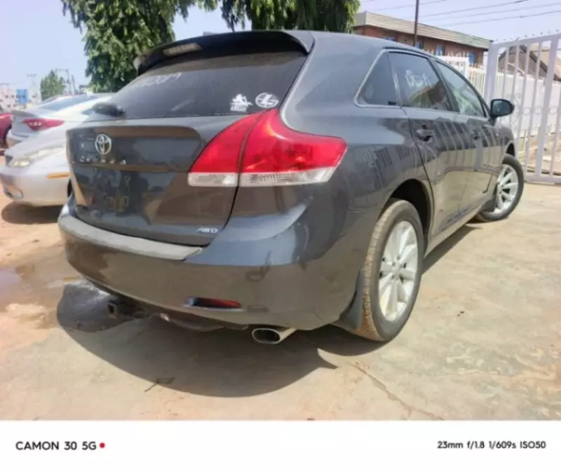 Toyota Venza   - 2011