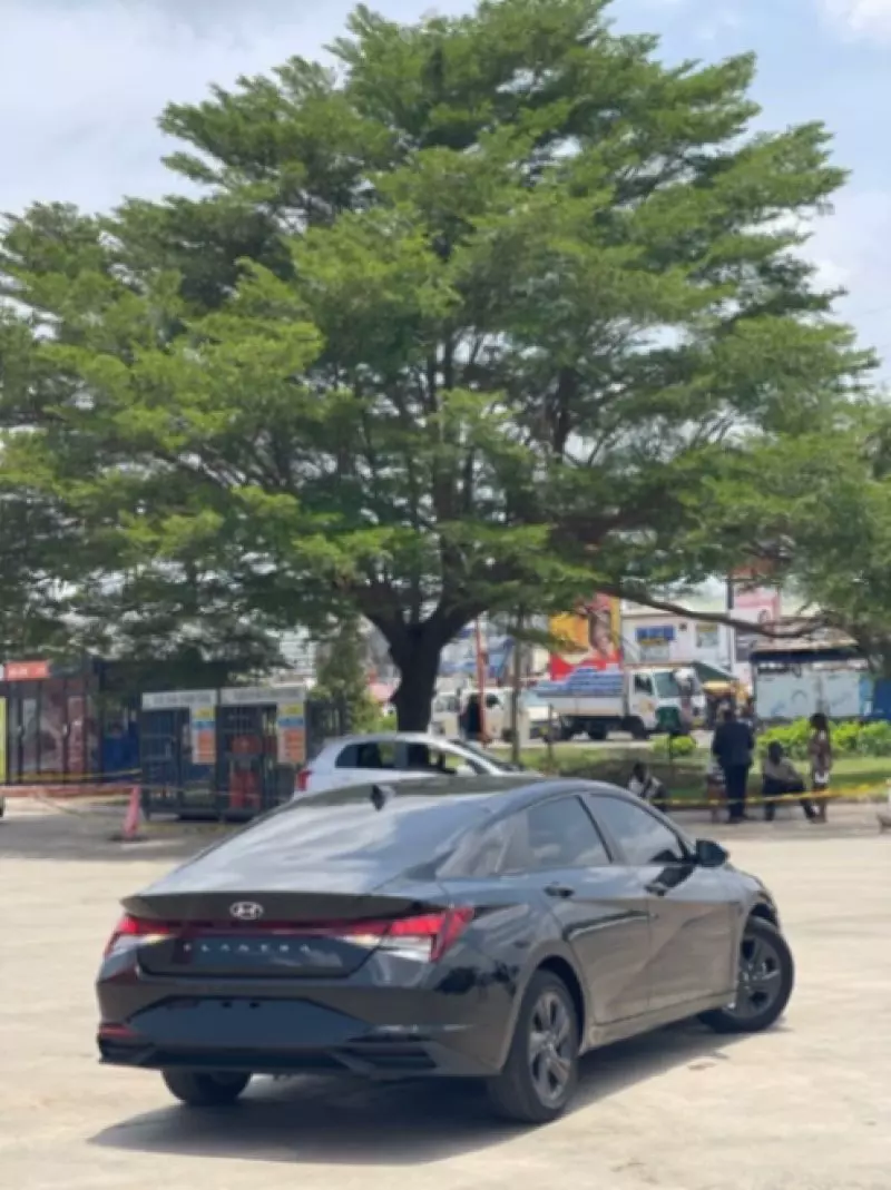 Hyundai Elantra   - 2021