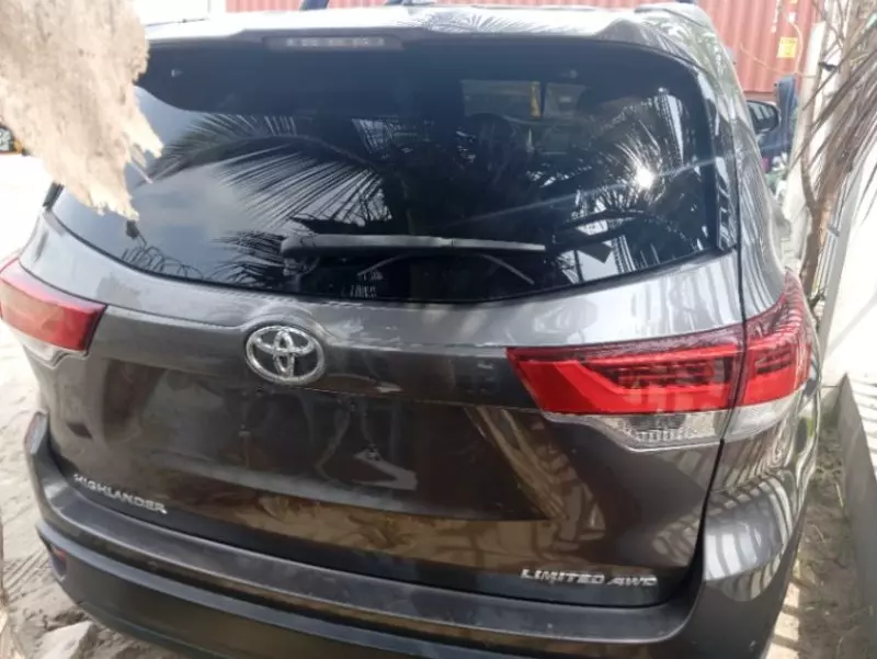 Toyota Highlander - 2015