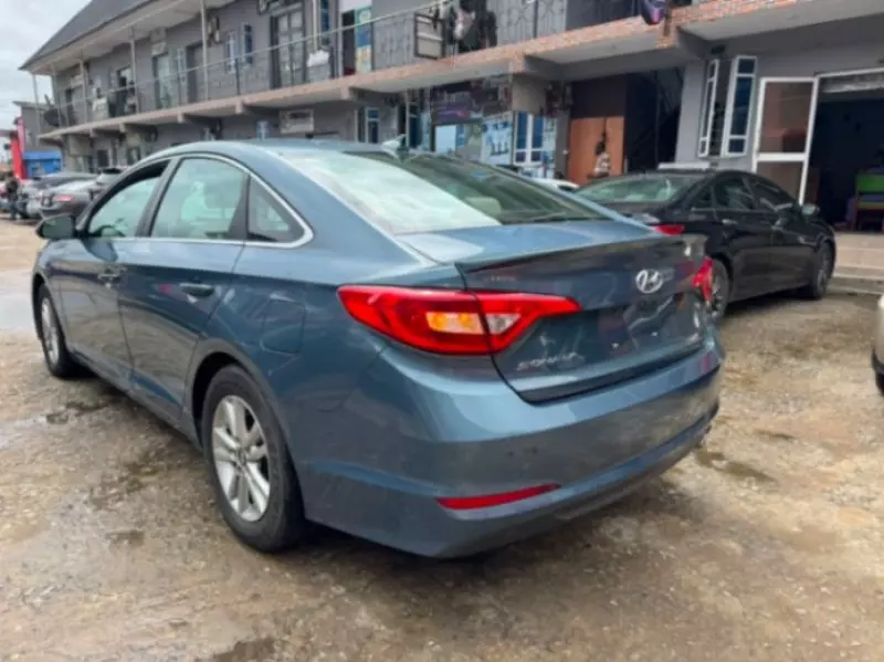 Hyundai Sonata   - 2015