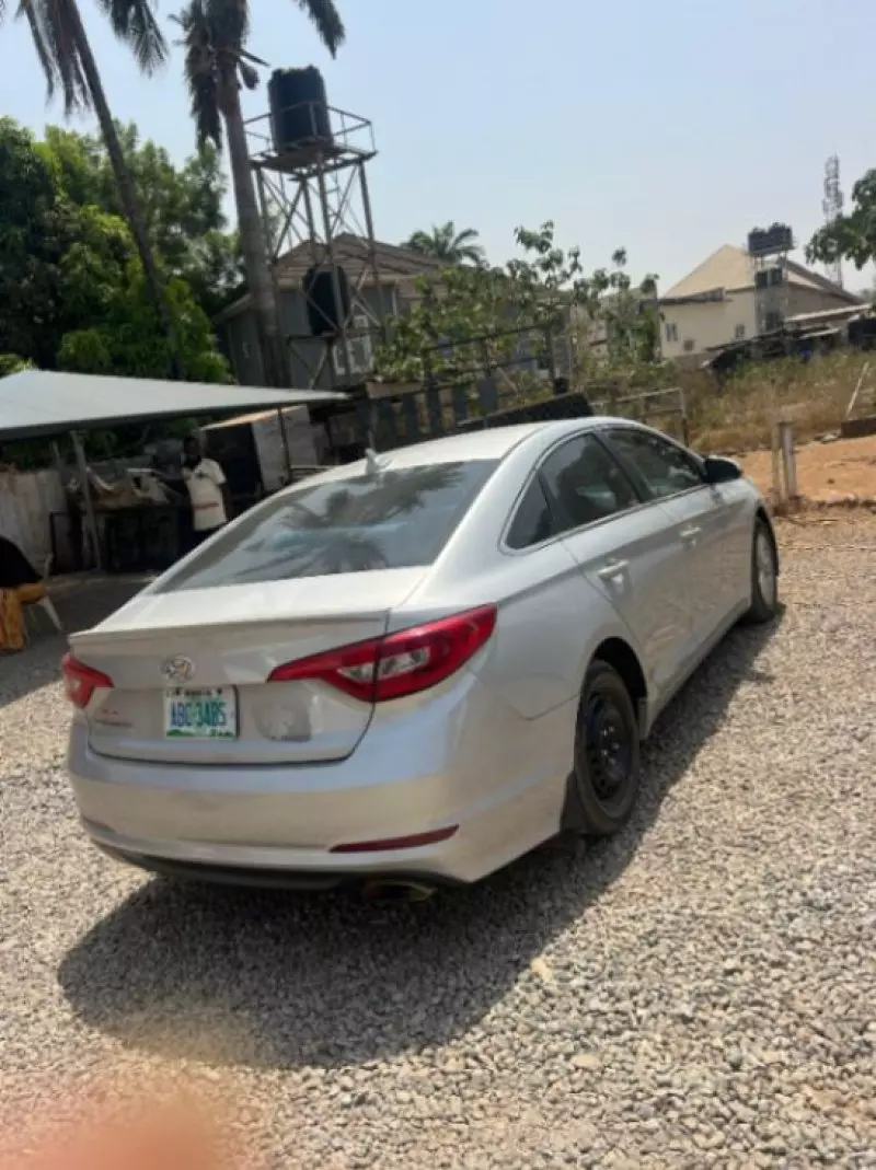 Hyundai Sonata   - 2015