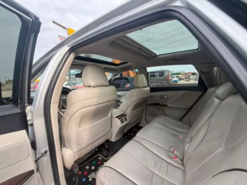 TOYOTA Venza   - 2011