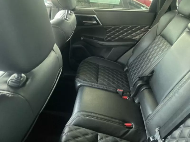 Mitsubishi Outlander   - 2022