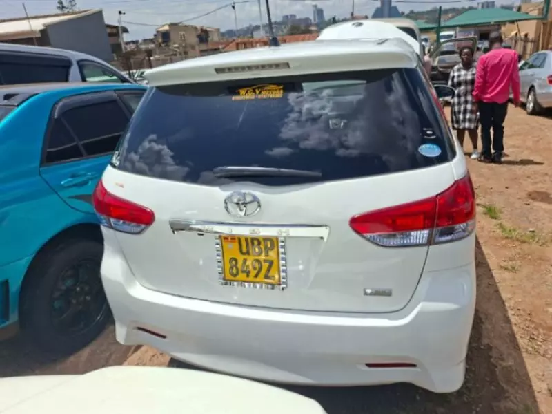 Toyota Wish   - 2010