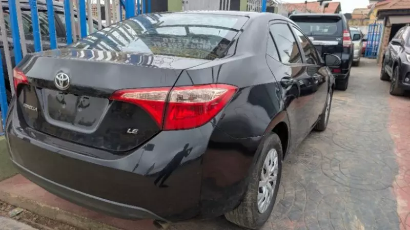 TOYOTA Corolla   - 2019