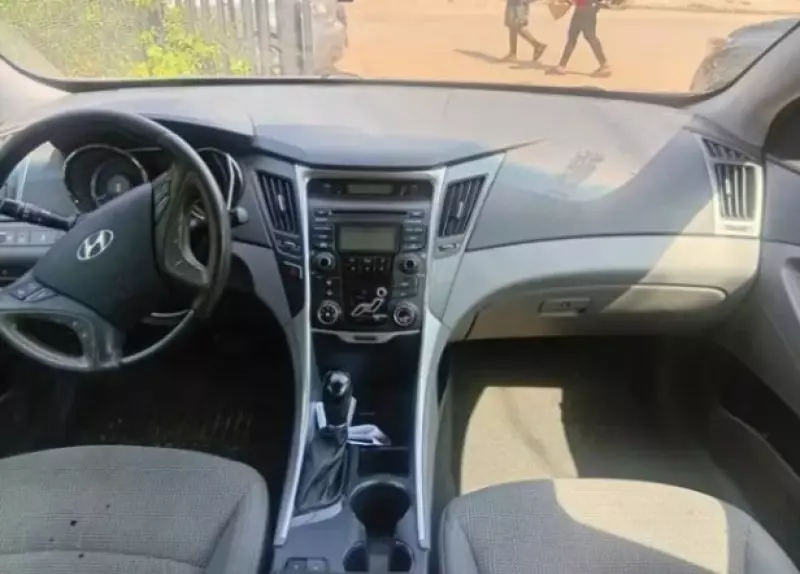 Hyundai Sonata   - 2013