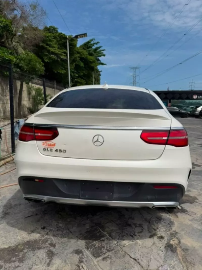 Mercedes-Benz GLE-Class   - 2016