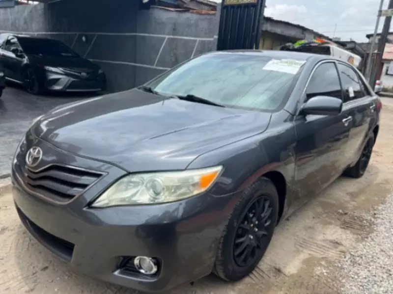 TOYOTA Camry - 2011