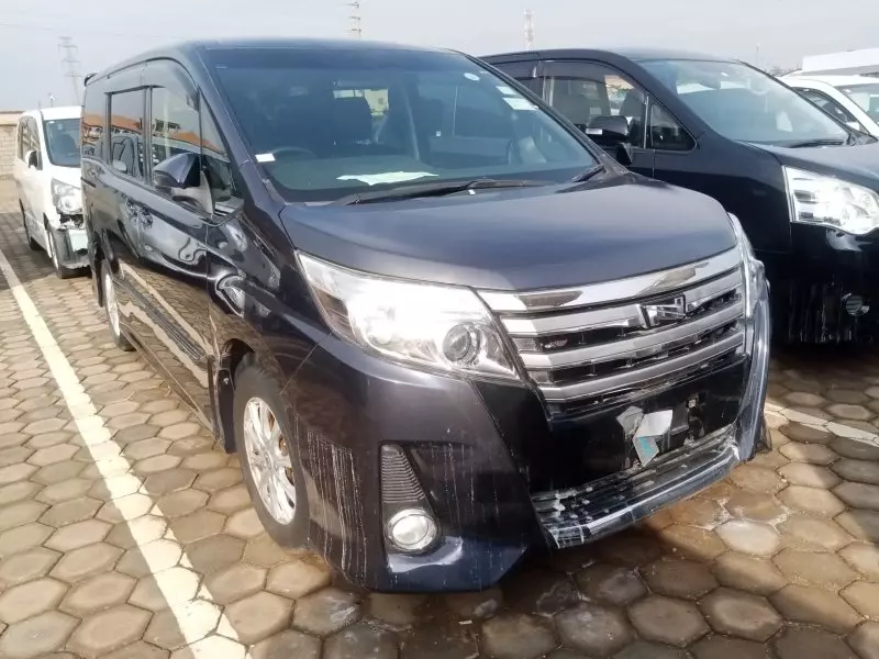 TOYOTA Noah   - 2016