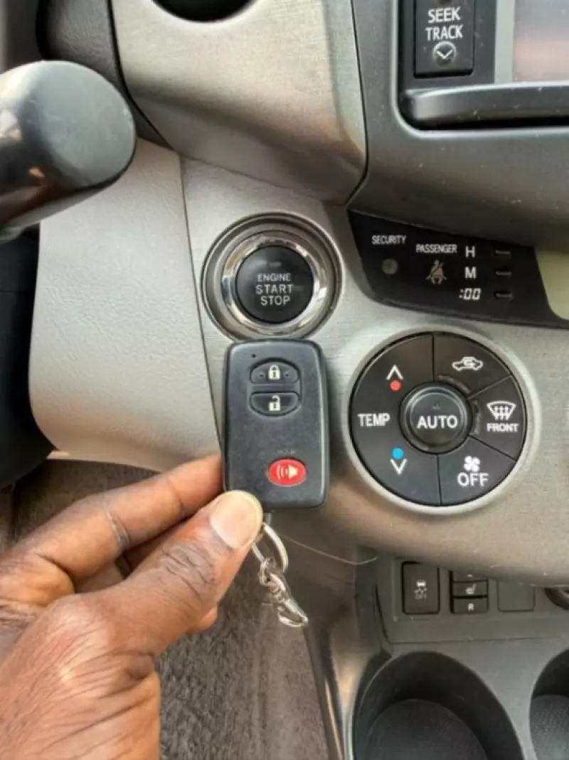 TOYOTA RAV4   - 2012