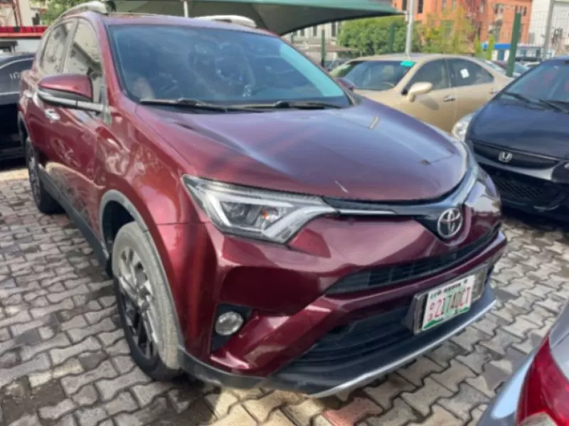 Toyota RAV4   - 2018