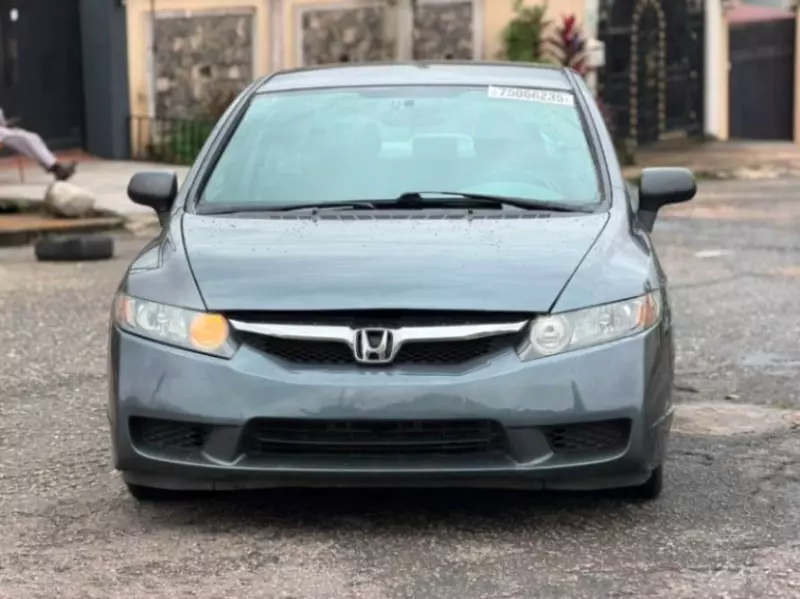 Honda Civic   - 2011