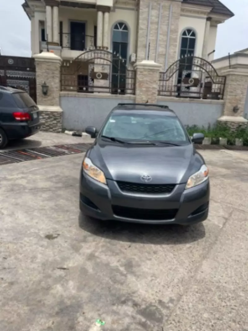 TOYOTA Corolla Matrix   - 2010