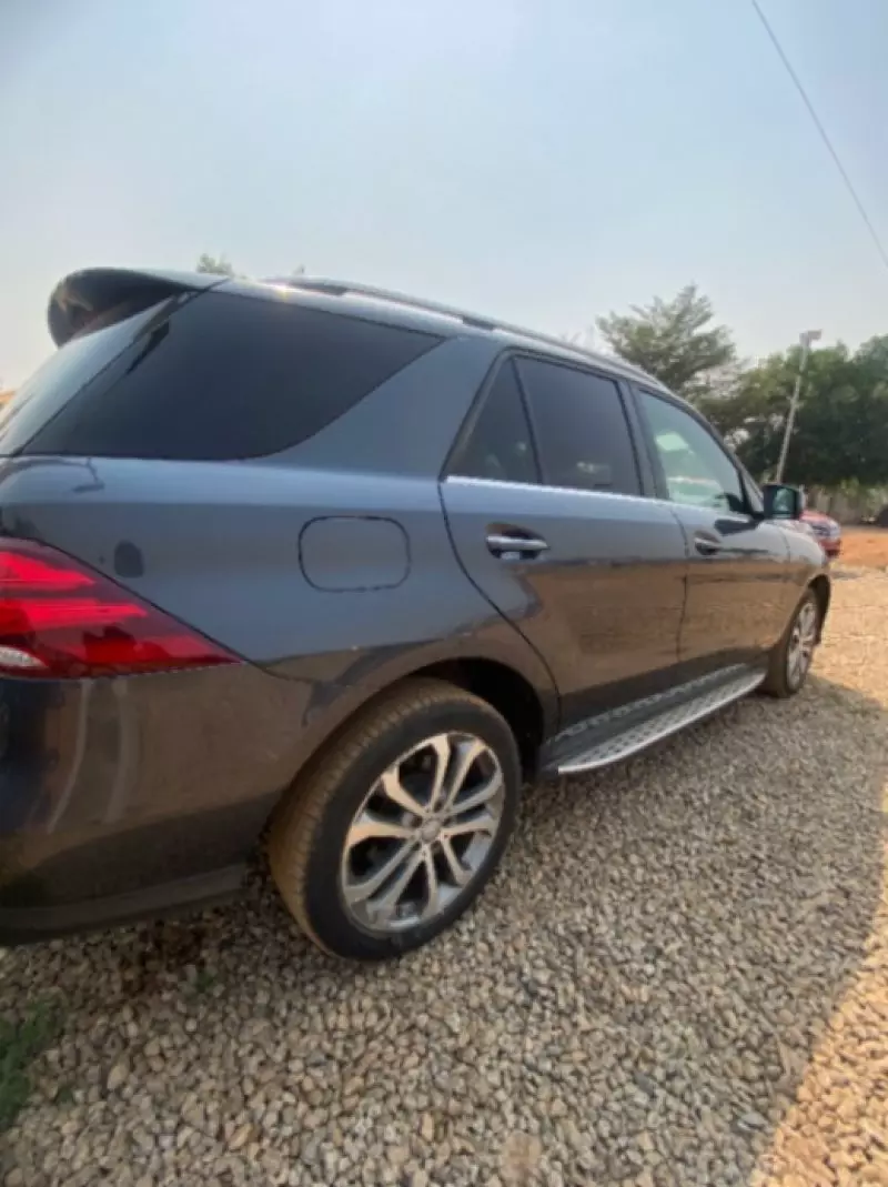 Mercedes-Benz GLE-Class   - 2016